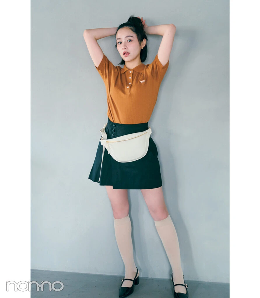 堀田真由の、ポロトップス×プリーツミニスカコーデ