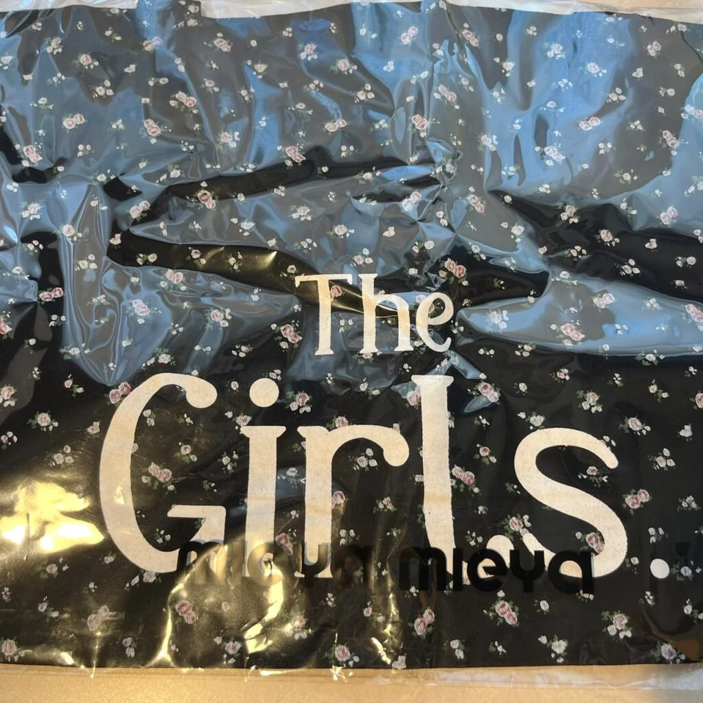 "The Girls" BIG TOTE BAGの写真。