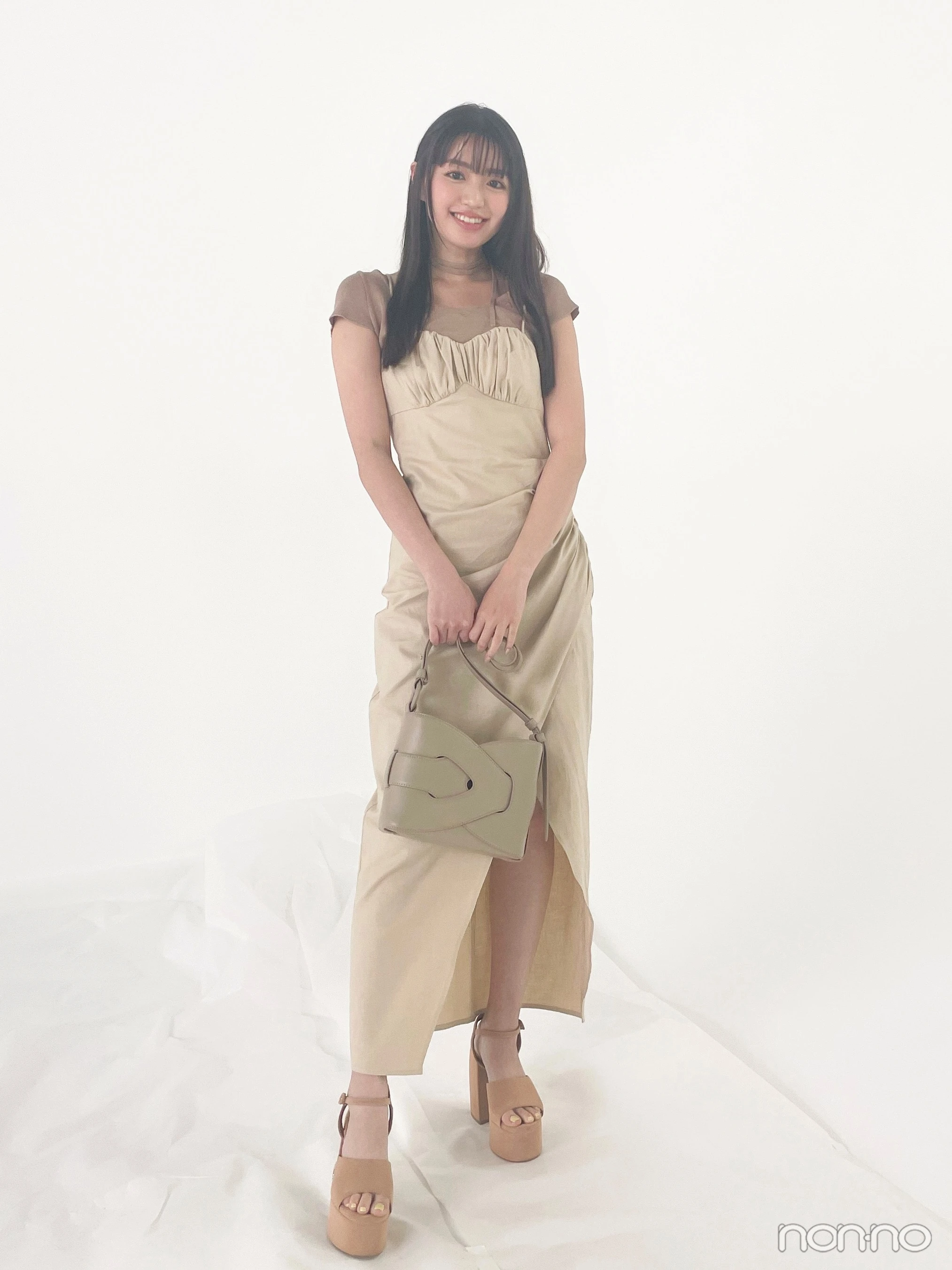 ノンノモデル香音の私服全身写真