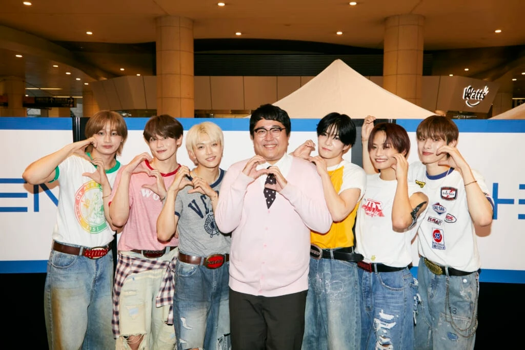 マヂカルラブリー村上さんとDXTEENの集合写真
