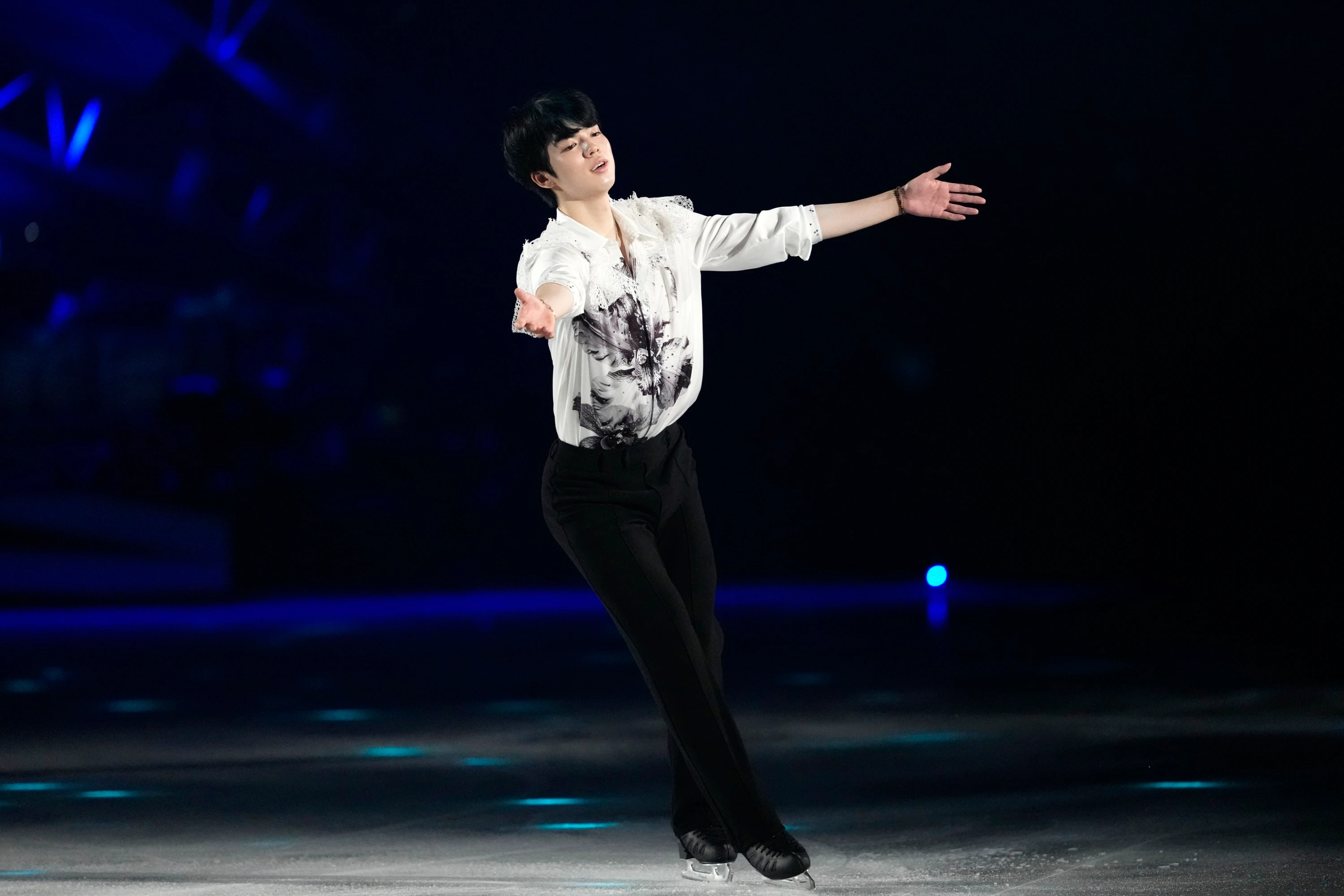 ファンタジーオンアイスで演技するチャジュンファン