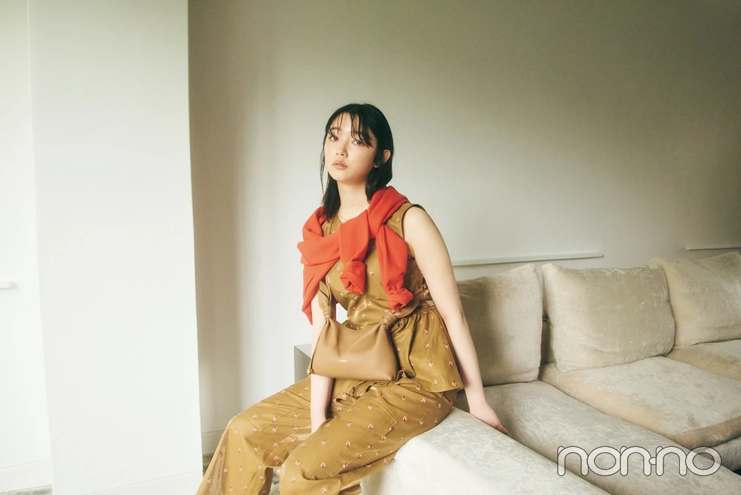 美術館コーデに合うおすすめブランドバッグ　ロエベLOEWE