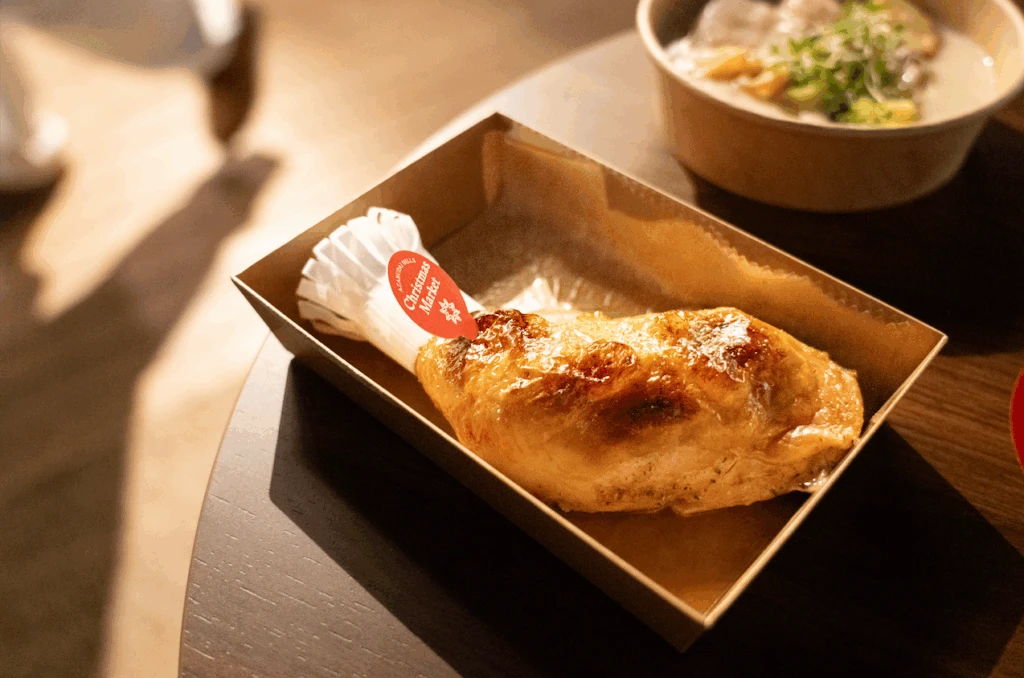 麻布台ヒルズ クリスマスマーケット　GOOD GOOD MEAT　クリスマスローストチキン