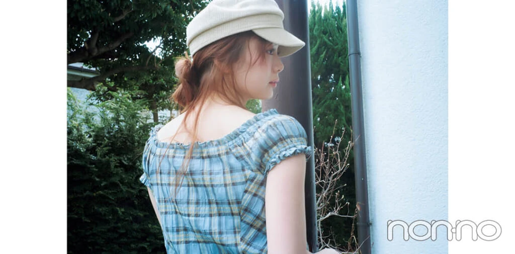 紺野彩夏のレトロなチェック柄メロ甘トップスコーデ