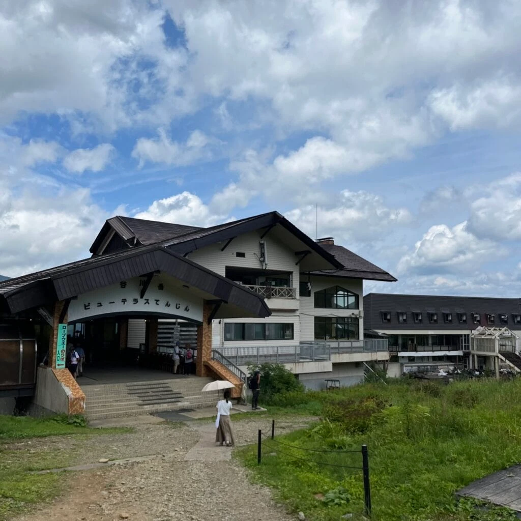 谷川岳ヨッホ レストラン ビューテラスてんじん 外観