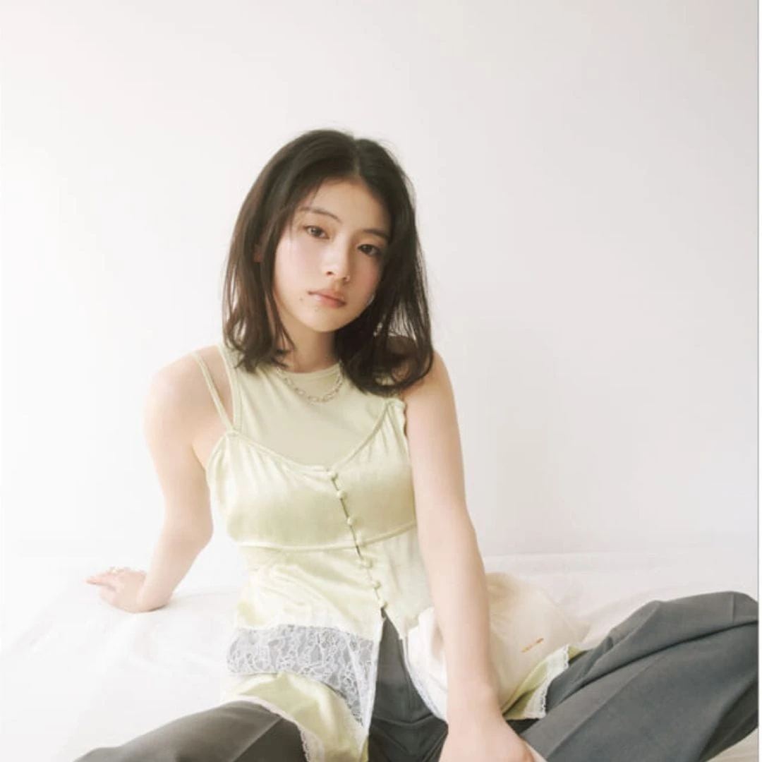 【出口夏希】大豊作のアメスリタンク！ランジェリーキャミレイヤードや、ワンポイント付きであざと可愛く