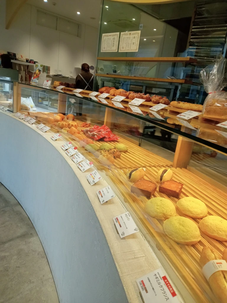 ベーカリーのショーケース