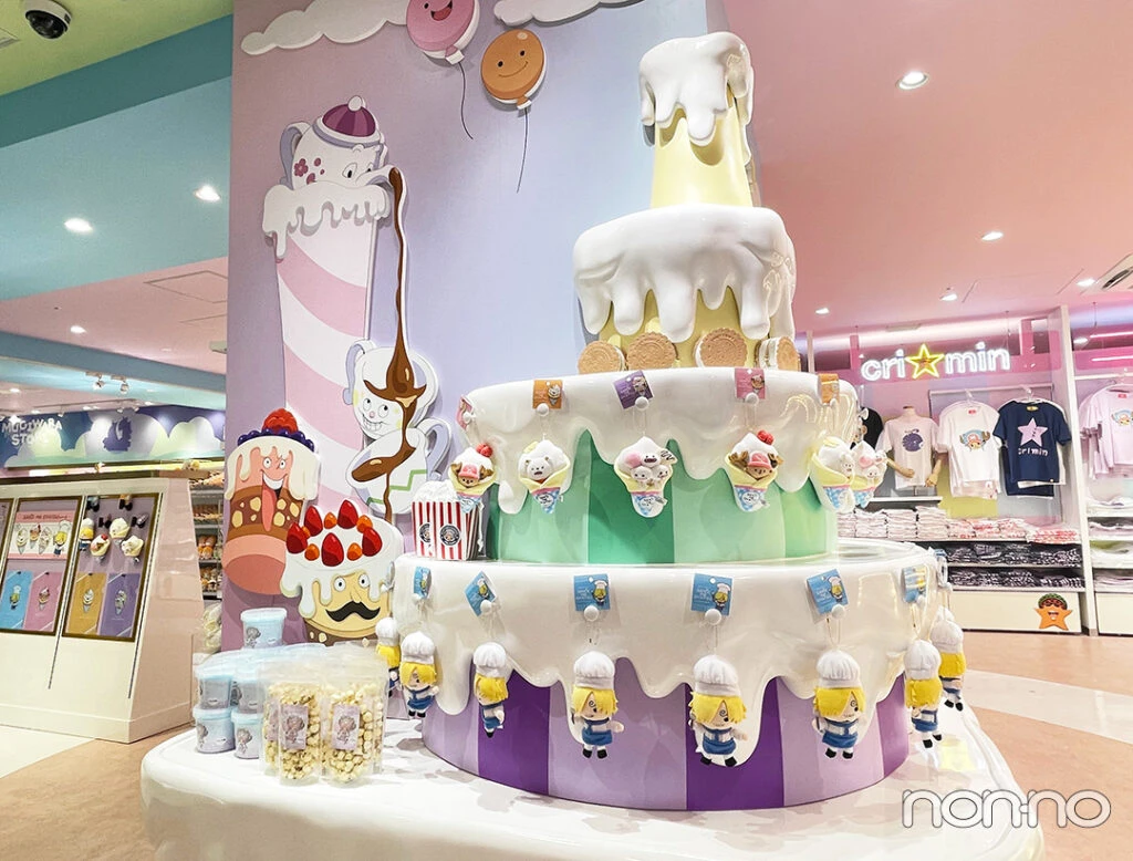 原宿の麦わらストアの店内、ケーキをイメージしたディスプレイ