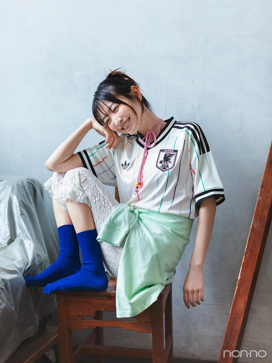 岡本夏美の「FIFAワールドカップ2026」観戦コーデ