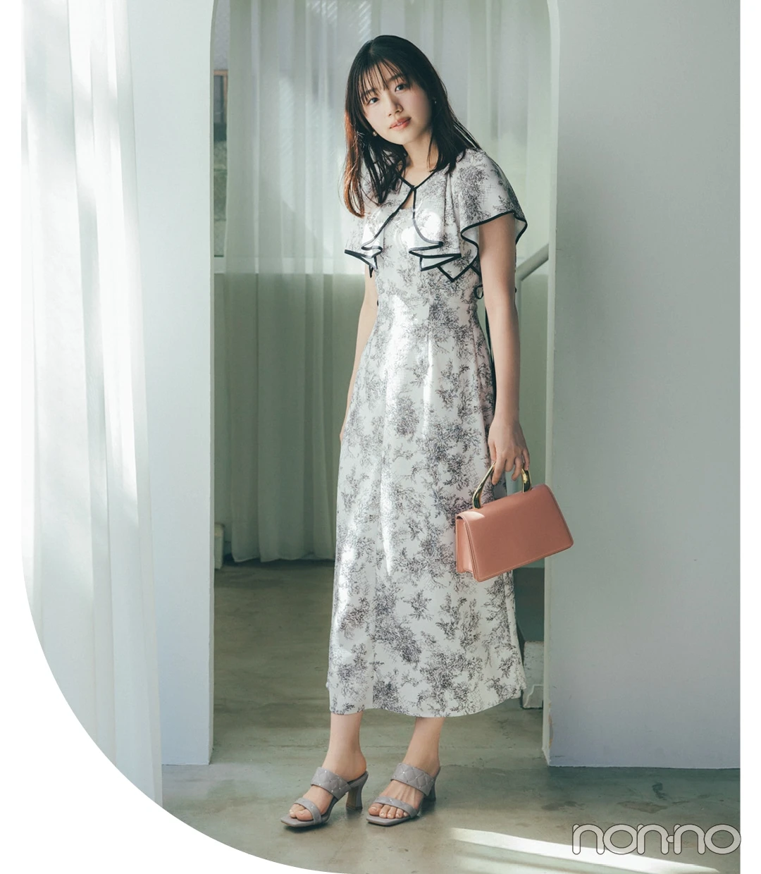 【SNIDEL(スナイデル)】水彩風の花柄ワンピ