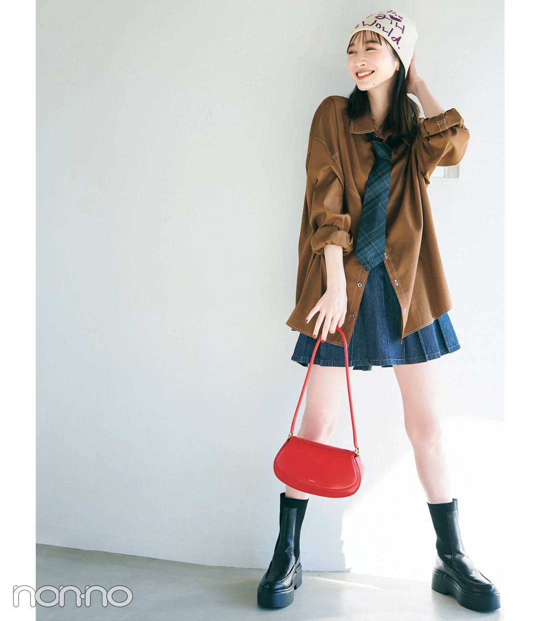 岡本夏美の、推し活する日のミニスカコーデ