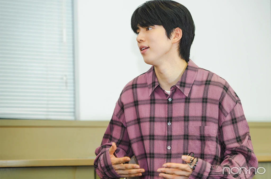 チャ・ジュンファンのインタビュー中の様子