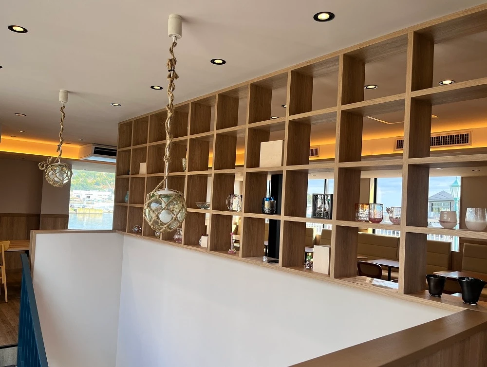 「タリーズコーヒー 小樽ポートスクエア店」内観