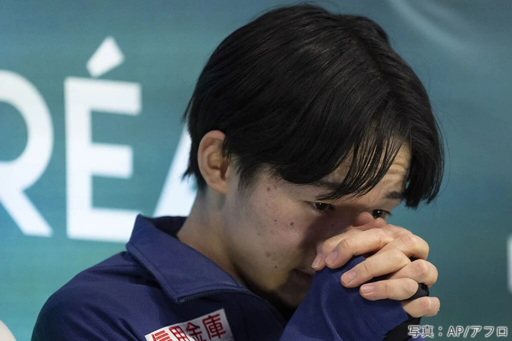 2024年世界選手権で祈る表情の鍵山優真選手